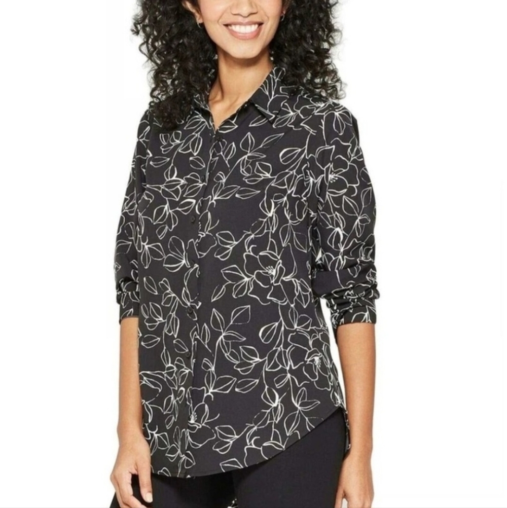✨️ a new day Black And Whitw Floral Top